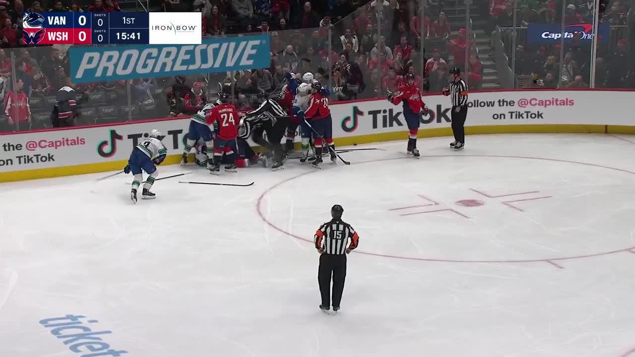 Canucks-Caps Gets Chippy Early 👊